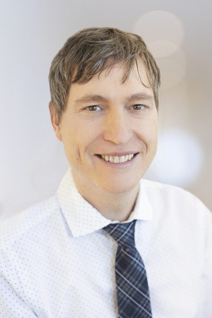 Dr Simon Couture