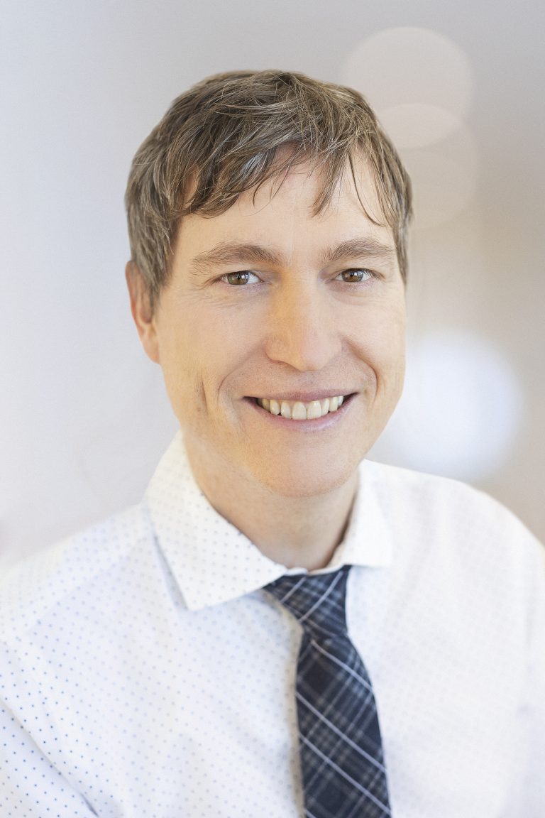 Dr Simon Couture